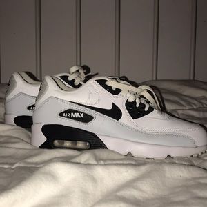 Nike air maxes